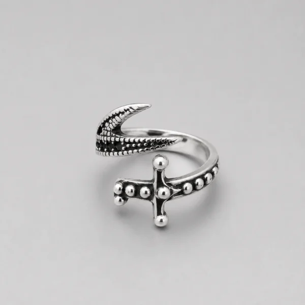 Cross Talon Ring